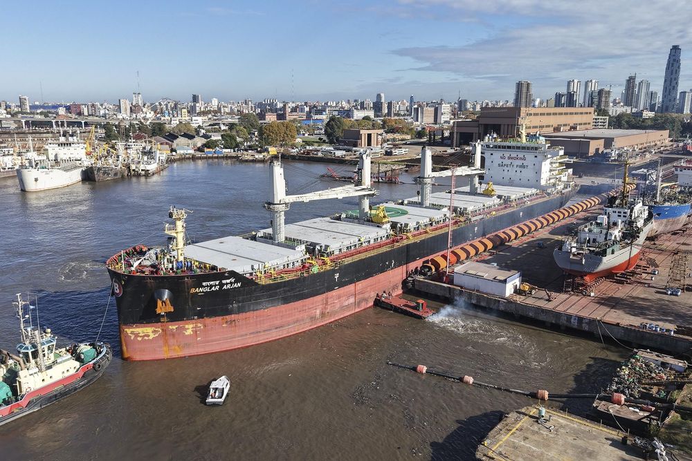 Imagen de portada - Tandanor Completes Repair Work on Banglar Arjan's Propeller