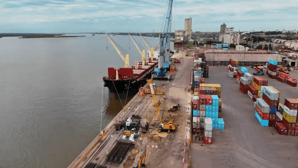 Imagen de portada - Terminal Puerto Rosario Builds Screen Wall at South Dock with USD 30 Million Investment