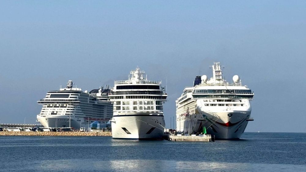 Imagen de portada - Three Simultaneous Cruises in Tarragona: 12,508 Passengers in One Day
