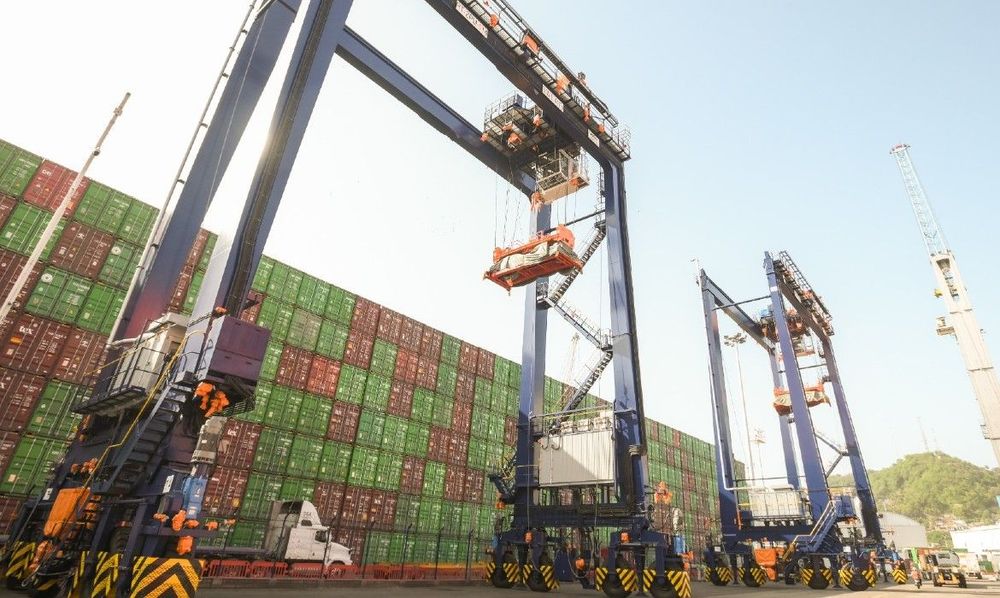 Imagen de portada - Two e-RTG Electric Cranes Arrive at Hutchison Ports TIMSA Terminal in Manzanillo