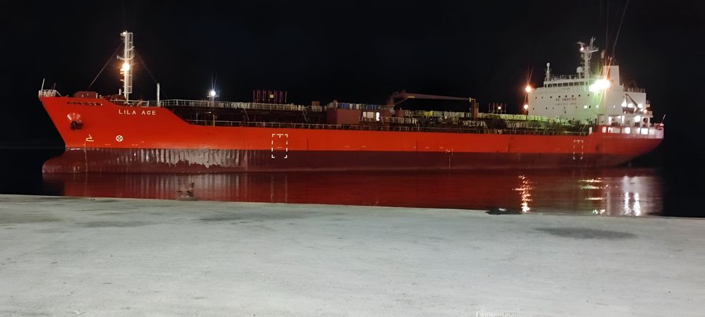 Imagen de portada - Vessel LILA CONFIDENCE unloads 4,200 tons of soybean oil in Esmeraldas