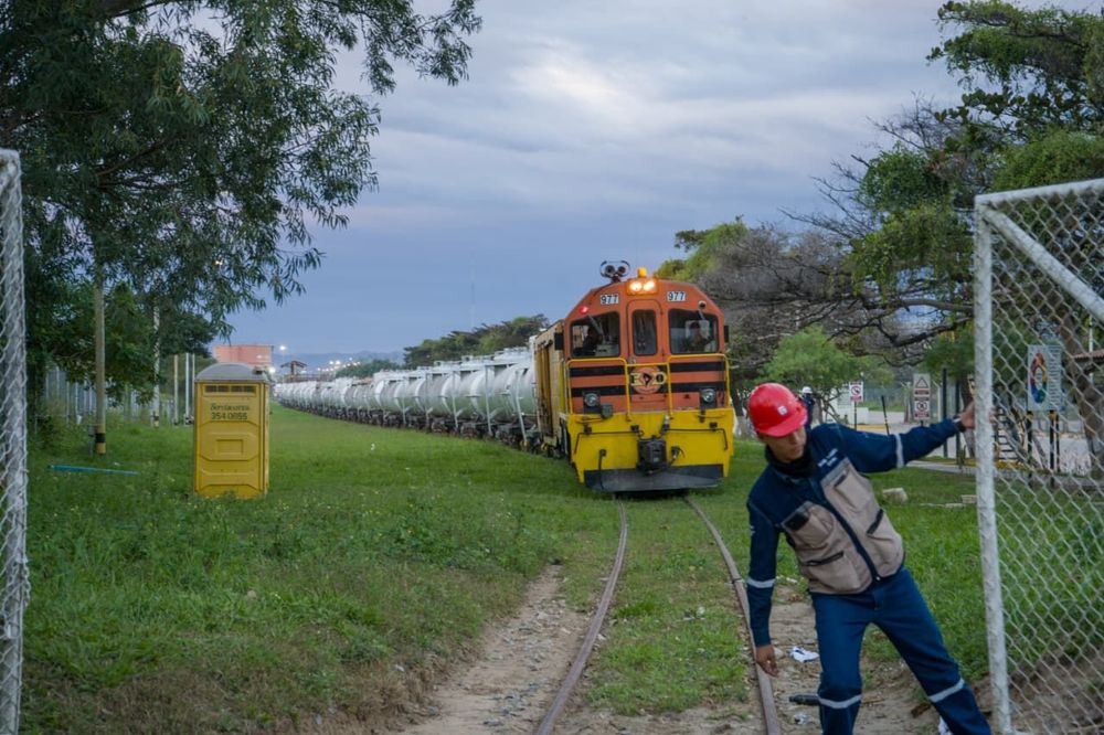 Imagen de portada - YPFB Reactivates Rail Transport of Gasoline with Entry of Over One Million Liters