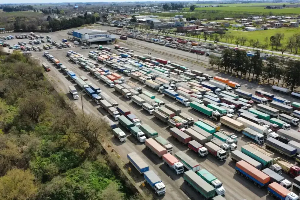 Más de 4.200 camiones ingresaron a los puertos del Gran Rosario impulsados por el maíz