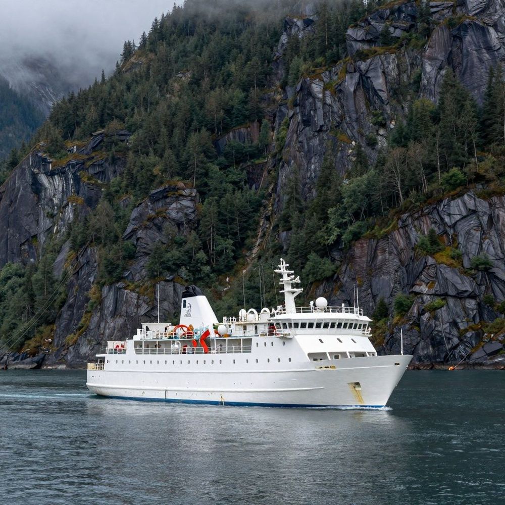 Imagen de portada - Brote de enfermedad gastrointestinal/norovirus en el barco National Geographic Sea Bird de Lindblad en Alaska