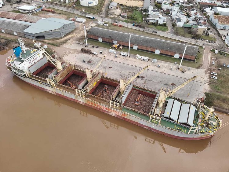 El Puerto de Concepción del Uruguay consolida la diversificación de sus cargas y afianza su ritmo operativo