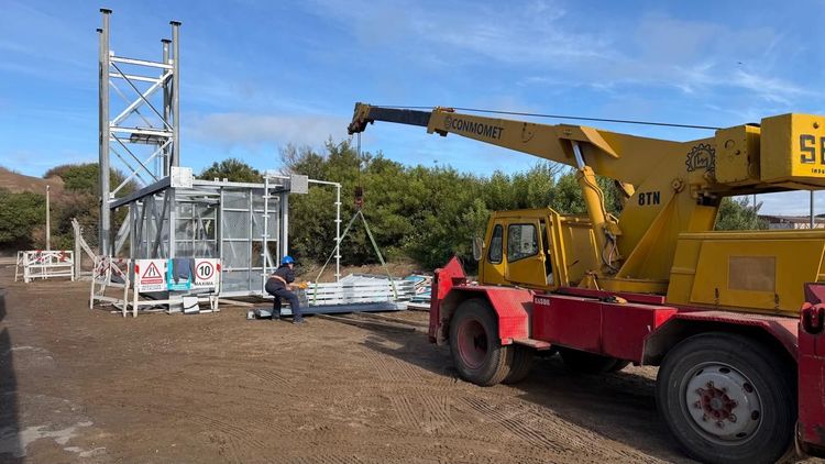 Puerto Quequén avanza en la construcción de la nueva baliza de enfilamiento