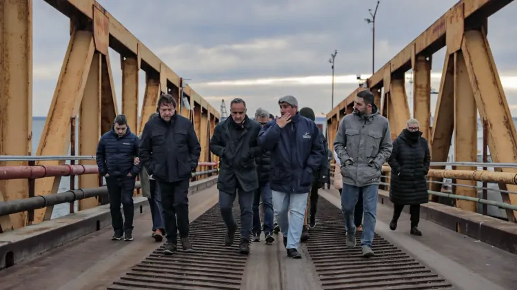 Weretilneck recorrió la obra que permitirá exportar GNL en 2027