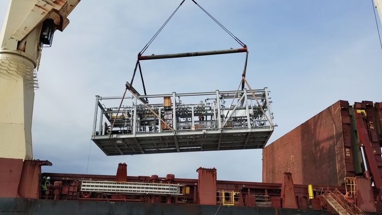 Loginter coordinó la descarga de más de 1.700 toneladas de componentes críticos para el sector energético en Bahía Blanca