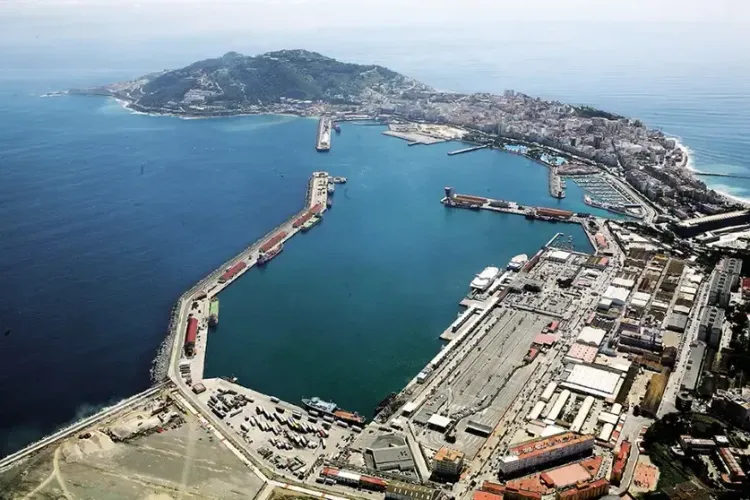 El Puerto de Ceuta incrementa un 6,6% sus graneles líquidos hasta junio