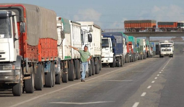 Récord histórico en el ingreso de camiones con maíz en los puertos del Gran Rosario