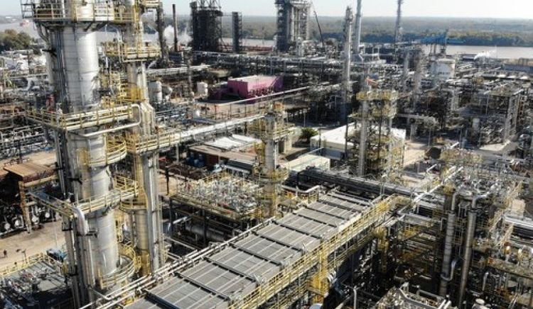 Refinería de AXION energy en Campana inicia suministro del 25% con fuentes renovables