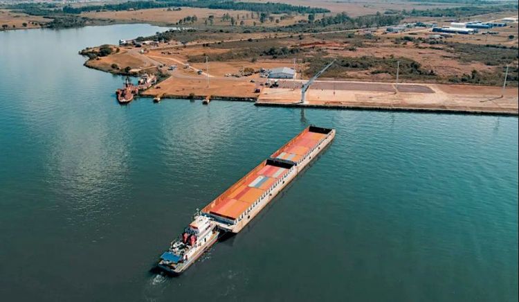 Puerto de Posadas recibirá 220 contenedores vacíos en una operación fluvial inédita