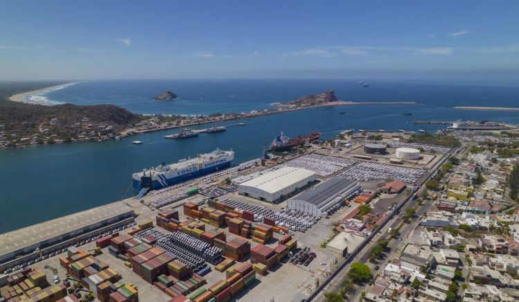 Terminal Marítima de Mazatláncrece en 2025 y suma operaciones de alta complejidad