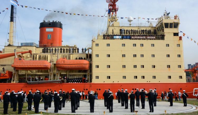 El rompehielos ARA Almirante Irízar regresó a Buenos Aires y se prepara para retomar la misión antártica