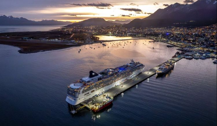 Ushuaia consolida su liderazgo regional con una jornada récord de cruceros