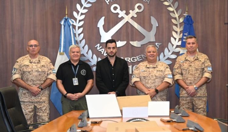 La Prefectura Naval Argentina refuerza controles con conectividad satelital de última generación