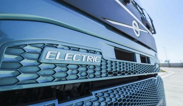 Creciente interés de clientes impulsa soluciones de camiones eléctricos en la logística de Maersk