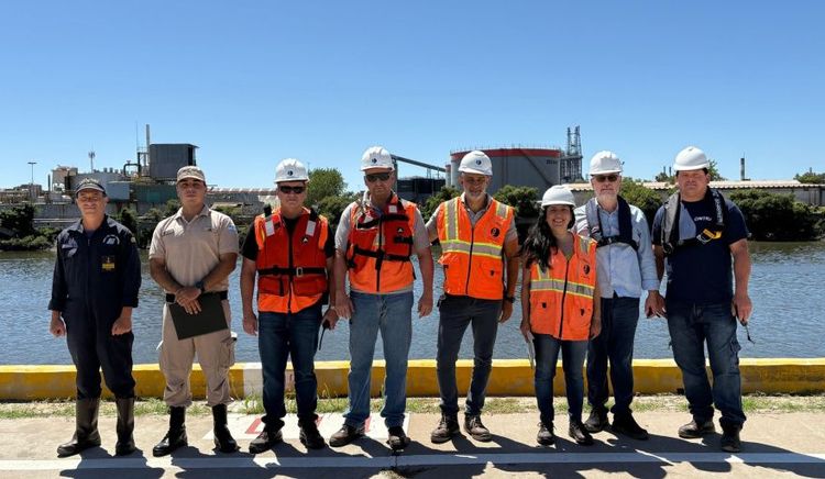 Dock Sud realizó el ejercicio anual de convalidación del PLANACON en su muelle público