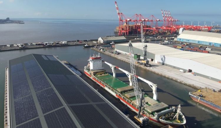 Peel Ports y E.ON conectan 6.926 paneles solares a la red en el Puerto de Liverpool
