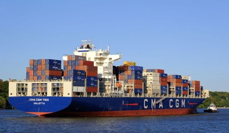 El buque CMA CGM TIGA pierde 58 contenedores por un temporal frente a las costas de Malta