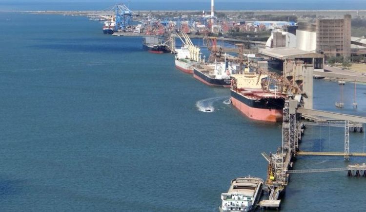 Puerto de Porto Alegre en Brasil retoma navegación de larga distancia con el Equinox Eagle
