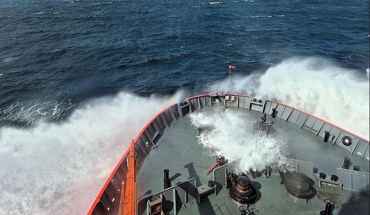 El rompehielos ARA “Almirante Irízar” retoma su navegación rumbo a la Antártida