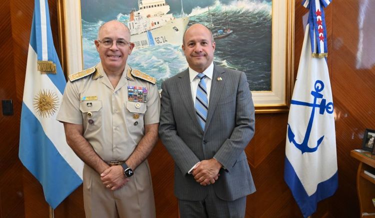 Prefectura Naval Argentina recibió al embajador de Canadá para fortalecer la cooperación marítima