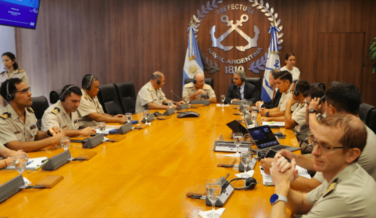 Prefectura Naval Argentina y EU CRIMARIO refuerzan cooperación en seguridad marítima