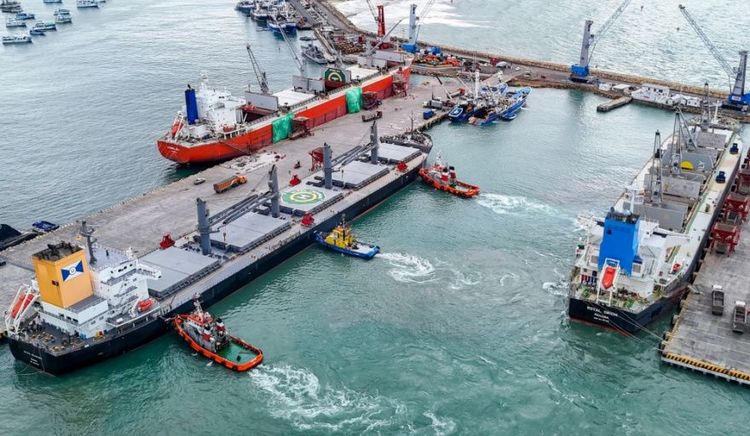 El Puerto de Manta marcó un récord histórico al recibir el buque de mayor calado de su operatoria