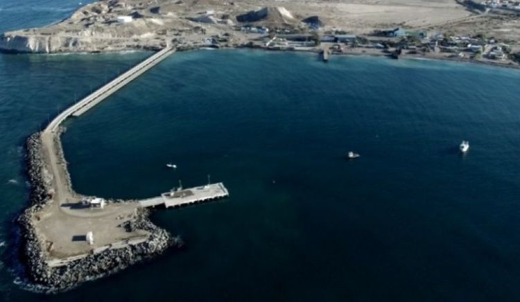 Un buque Suezmax completó en Caleta Córdova una exportación de crudo con destino internacional
