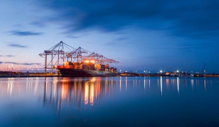 Hapag-Lloyd reportó un alza en el transporte de contenedores y una baja en EBITDA en 2025
