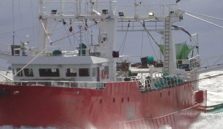 CFP: cuotas de merluza, by-catch de langostino y freno al arrastre congelador en calamar