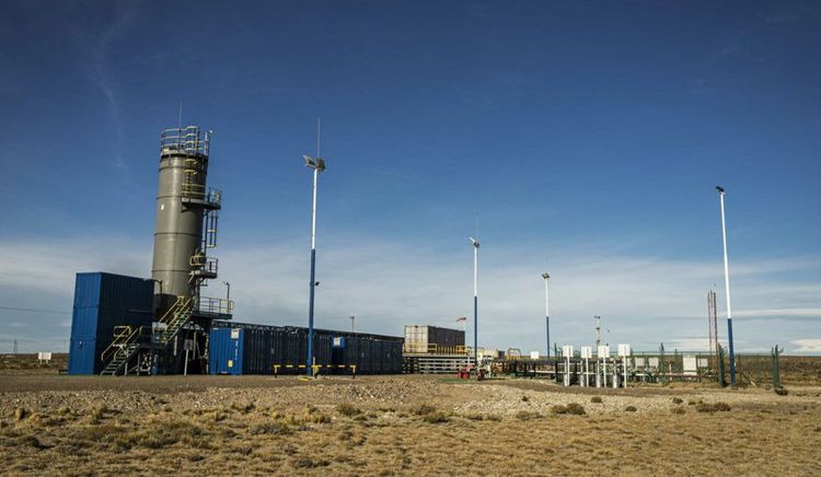 Pecom adquirió Manantiales Behr y proyecta alcanzar una producción de 35.000 barriles diarios