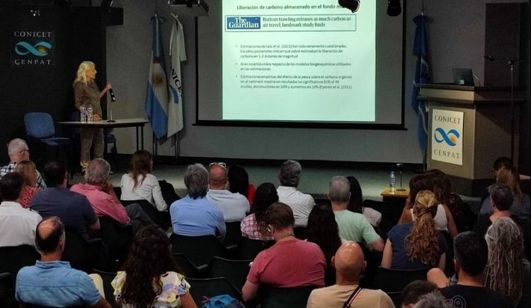 Expertos analizaron en el CENPAT la huella ecológica de la pesca de arrastre en Argentina
