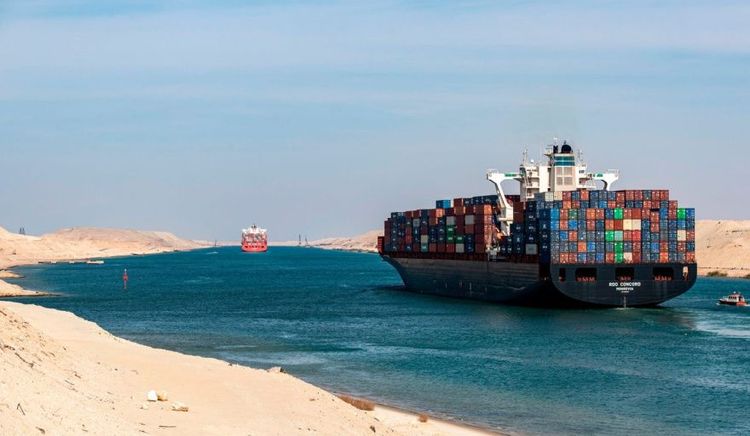 La Autoridad del Canal de Suez informó que la navegación se mantiene normal en ambos sentidos