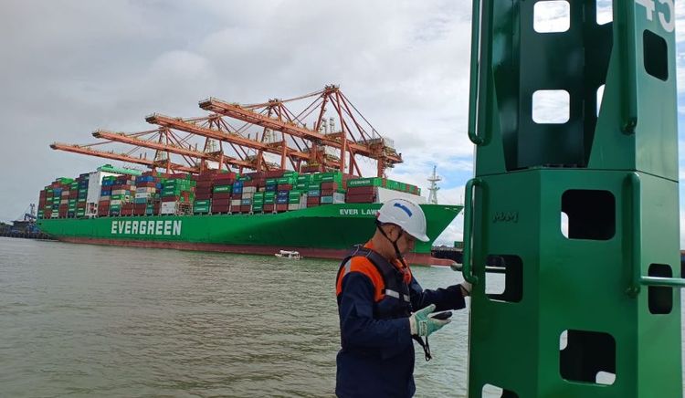 Colombia inicia mantenimiento de 146 ayudas a la navegación en el Pacífico