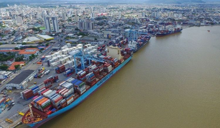 El puerto de Itajaí retoma el dragado con un contrato por R$ 63,8 millones y horizonte de hasta 5 años
