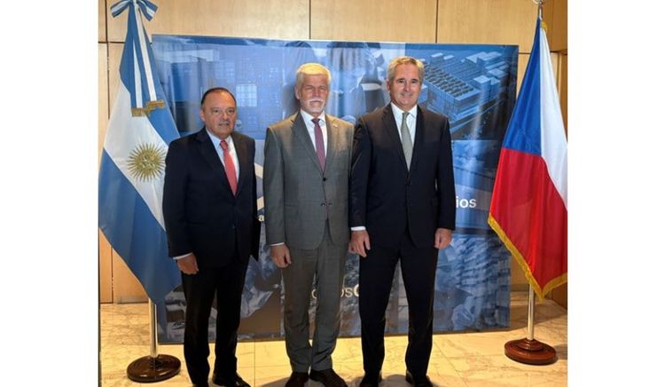 El presidente checo Petr Pavel y el canciller Quirno expusieron ante empresarios de ambos países en la Cámara Argentina de Comercio y Servicios