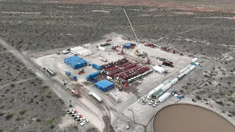 YPF presentó un nuevo RIGI con una inversión de USD 25.000.000.000 para acelerar el desarrollo exportador de Vaca Muerta