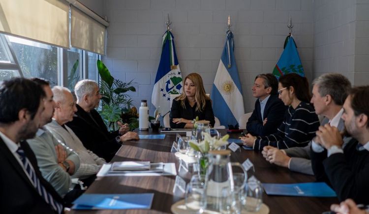 Dock Sud avanzó con Avellaneda y CAF en una agenda estratégica de Ciudad Puerto