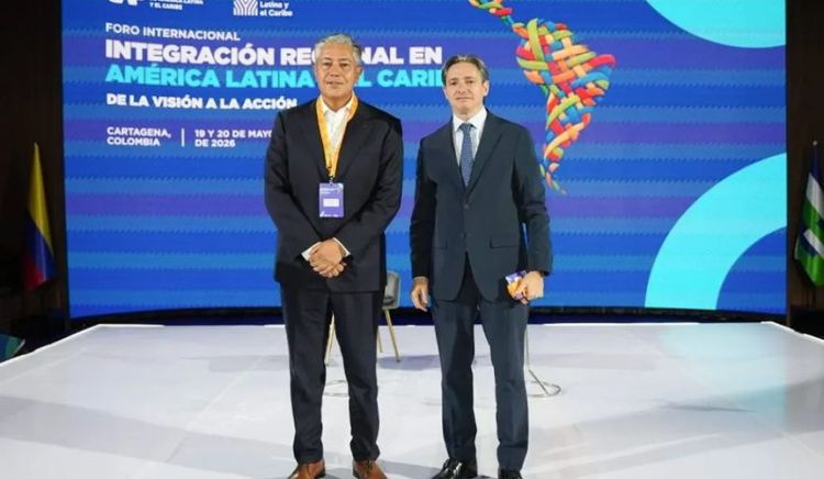 Figueroa presentó el modelo neuquino ante CAF en Cartagena con foco en Vaca Muerta y el Paso Pichachén