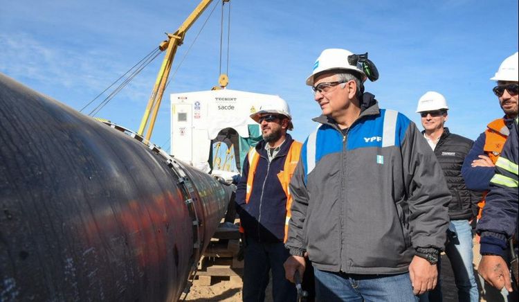 El VMOS superó la mitad de avance y acelera la construcción del oleoducto y la terminal exportadora en Punta Colorada