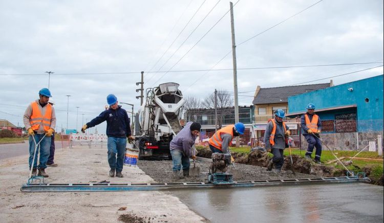 Avanzan las obras de reparación en la avenida Almirante Brown