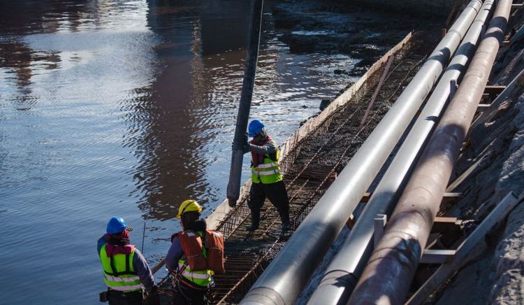 Inician obras en el muro de costa de Quequén para garantizar el atraque de buques de gran porte