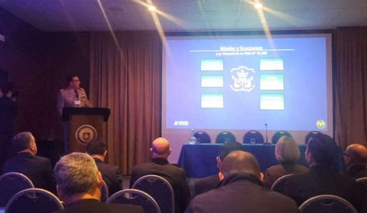 La Prefectura Naval Argentina expuso en Chile en un seminario internacional contra la pesca ilegal