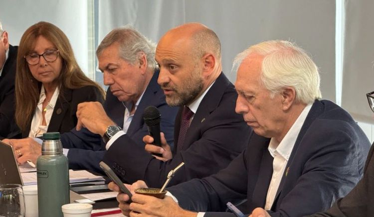La Región Centro impulsa ante la Nación un esquema diferencial de vacunación contra la fiebre aftosa para tambos