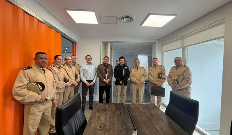 Autoridades de la Prefectura Naval Argentina realizaron una visita institucional a la terminal de TecPlata