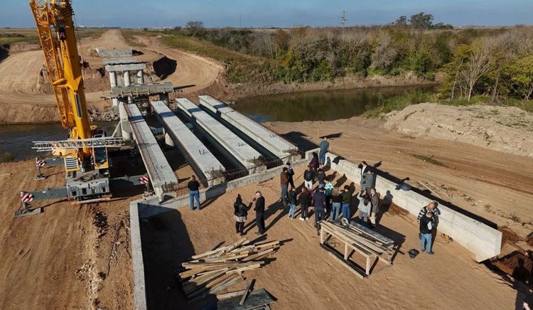 Desvío Giardino: el Gobierno de Santa Fe inició la remoción de líneas de alta tensión y la primera etapa ya tiene un 90% de avance
