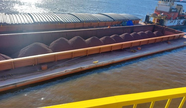 Desembarco histórico en Formosa: El Puerto de Formosa recibió el primer cargamento de mineral de hierro