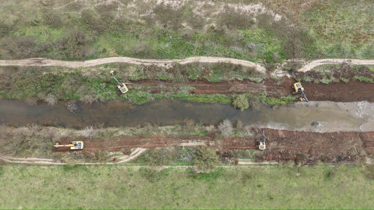 Prevención de “El Niño”: Provincia intensifica la limpieza de los canales principales en los departamentos San Lorenzo y Rosario